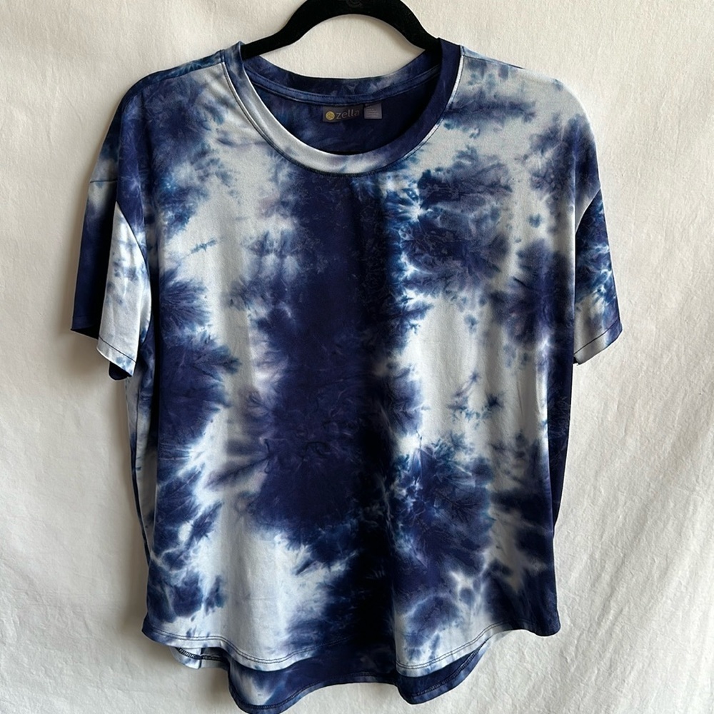 Zella blue and white tie-dye high-low crew neck tee, size M
